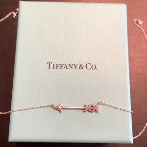 Tiffany & Co. Paloma’s Graffiti Arrow pendant